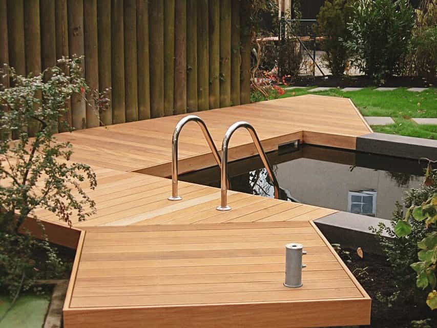 Bild einer Terrasse mit WPC-Dielen