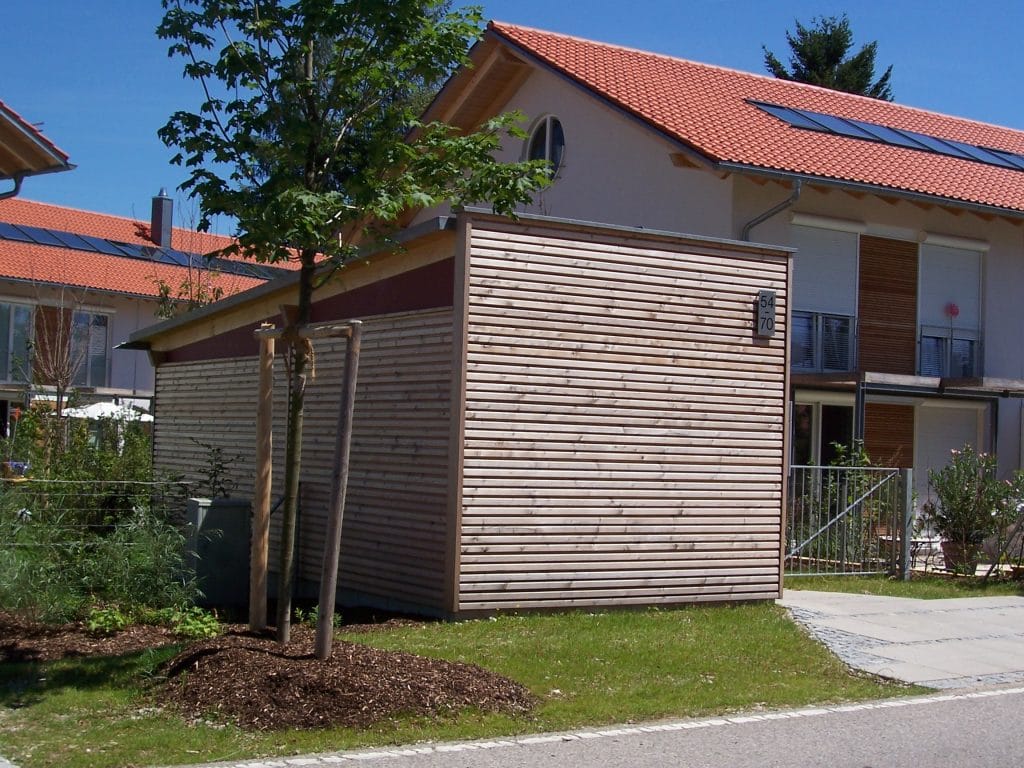 Mülleinhausung aus Lärche